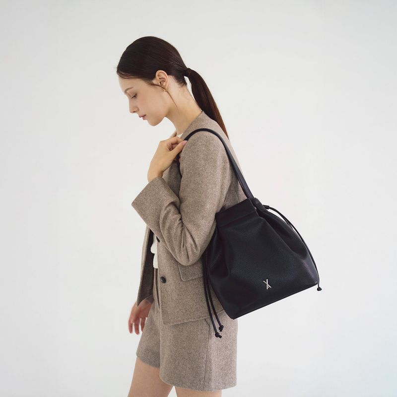 Sele Bucket Bag Medium Black