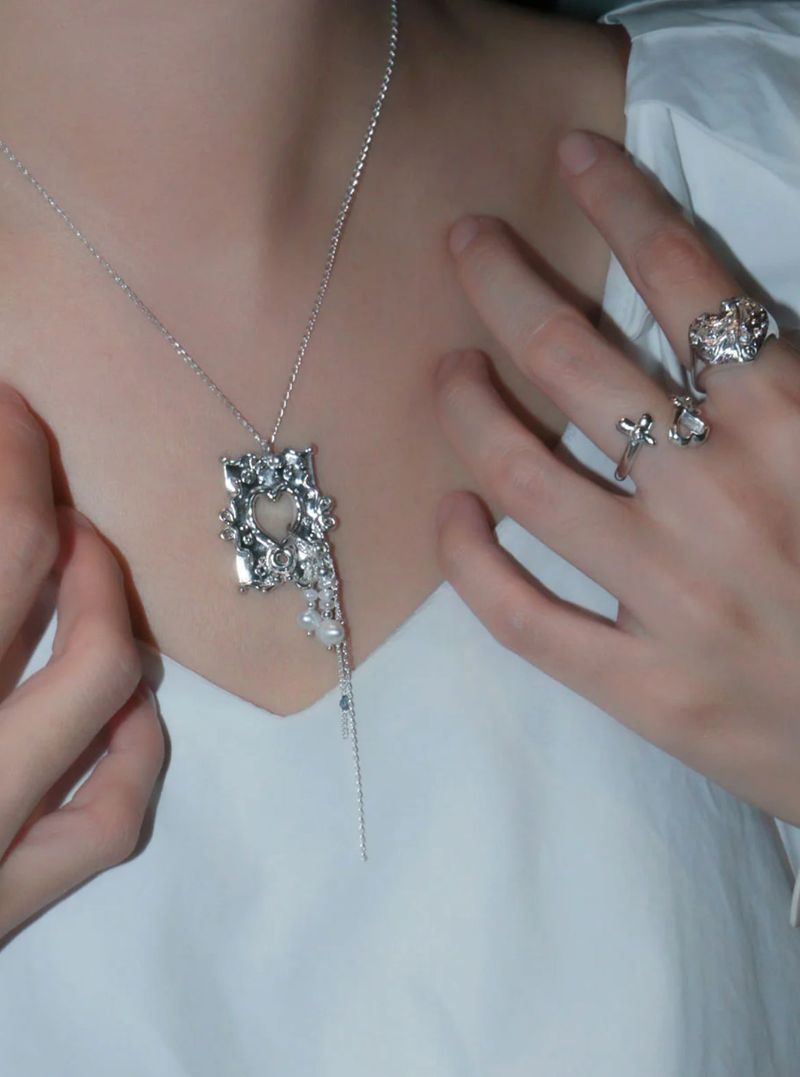 [MADE] melted heart frame necklace 02. pearl tail ver