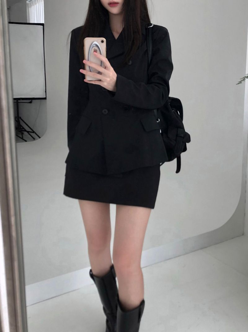 Lux Low rise mini skirt (one color)
