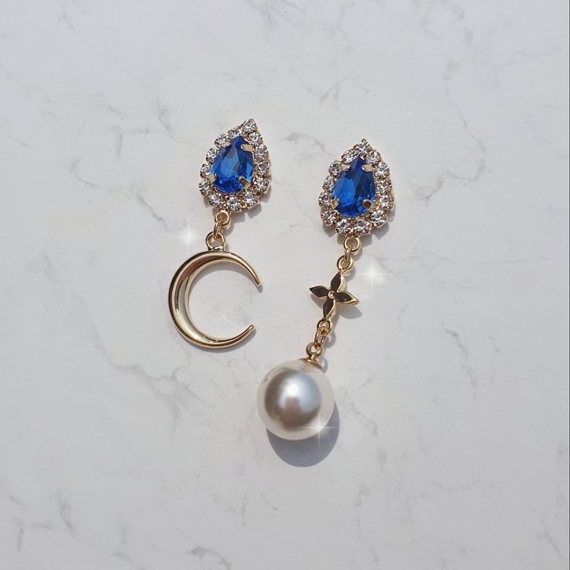 Blue Crystal and the Moon Earring