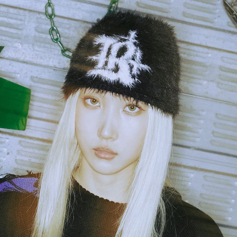 PLUMOSA BOLD LOGO BEANIE