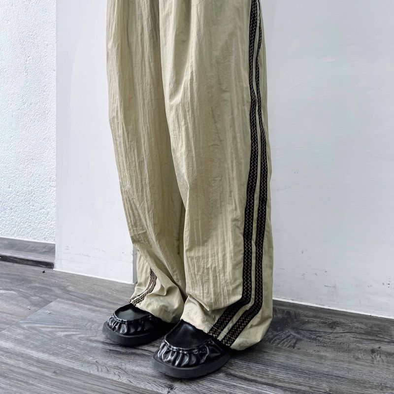 Crumpled Texture Line-Detail Pants