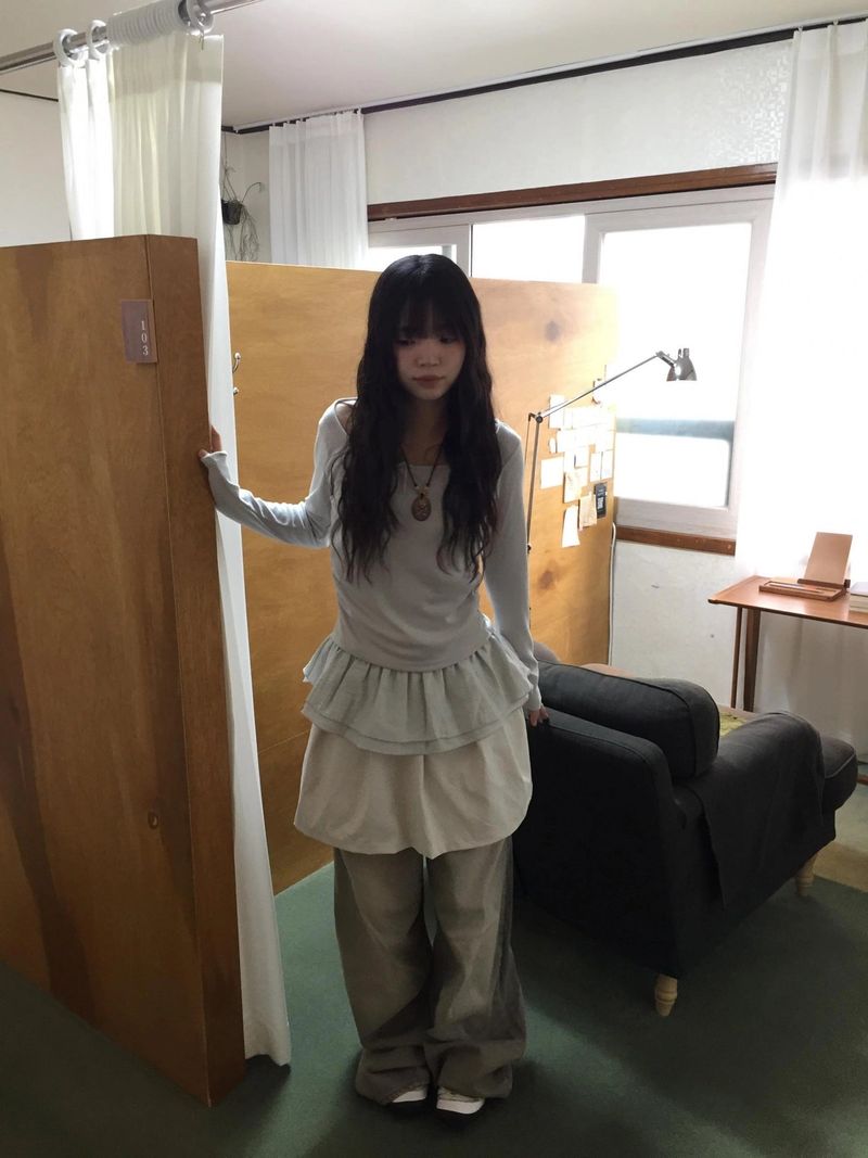 mari layered frill t-shirts