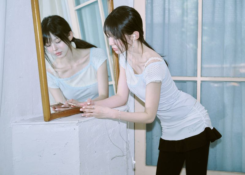 [MADE] Love It Lace Asymmetric Off-Shoulder Tee