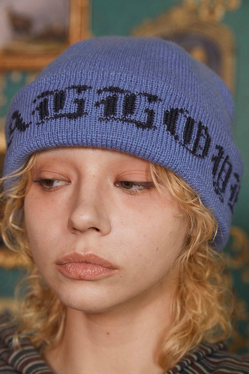 GOTHIC ROOM LOGO BEANIE / BLUE
