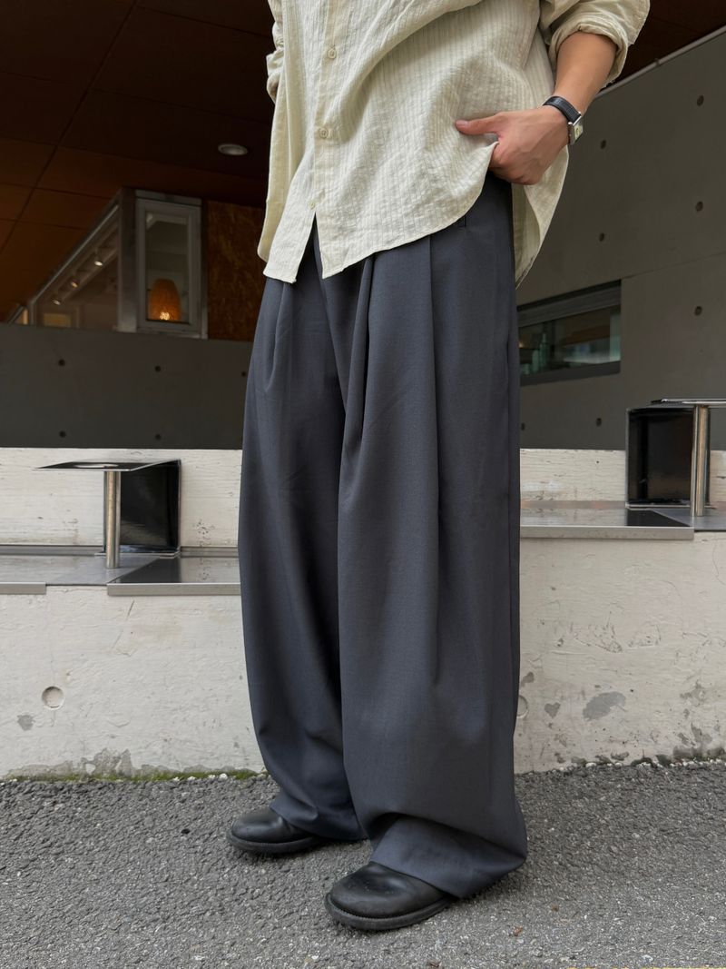 Mona two-tuck wide D-ring slacks