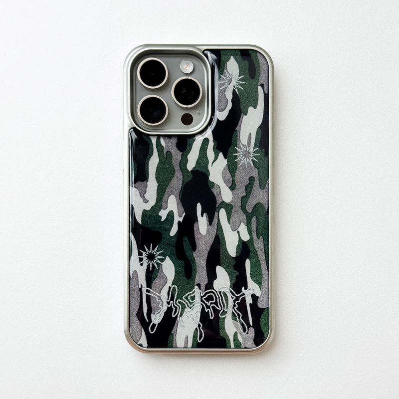 MEMORIESBOUNDARY（メモリーズバウンダリー）の「Sharpburst Camouflage Phone Case (SV_Green)（Smartphone Accessories）」