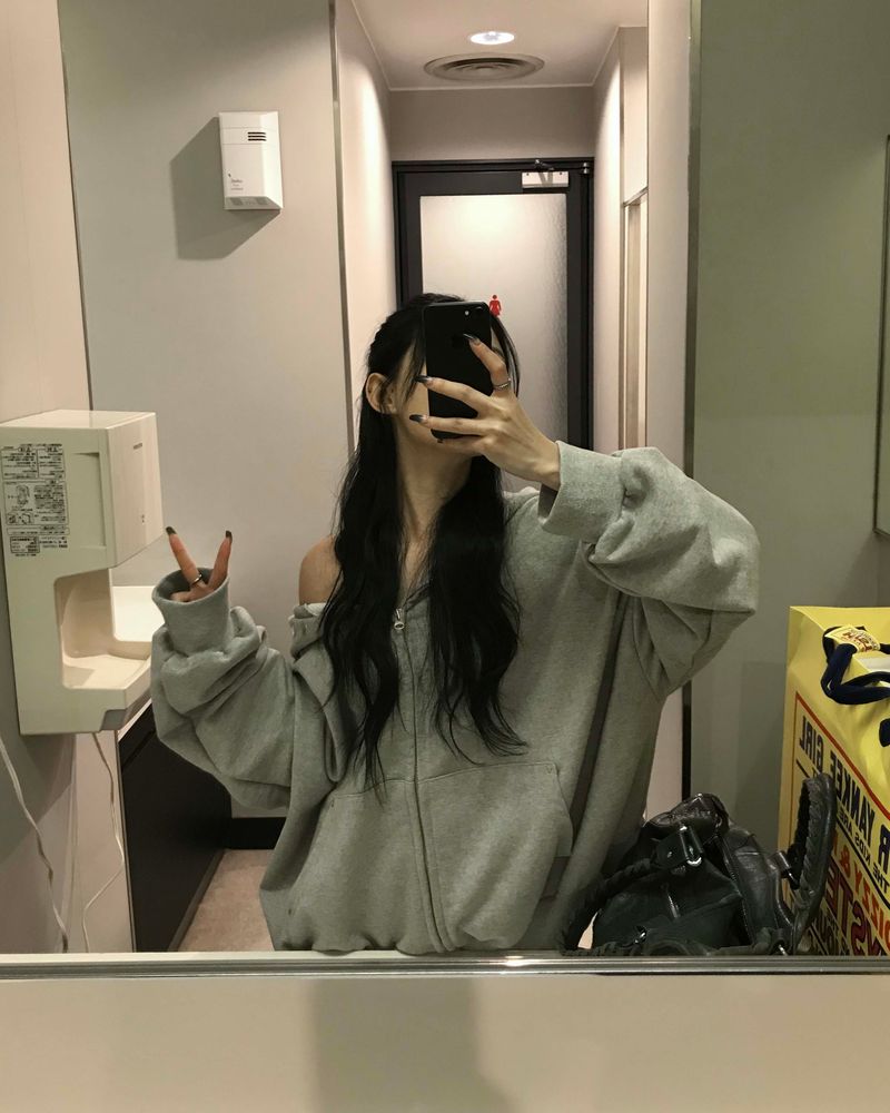 Deep hood jumper