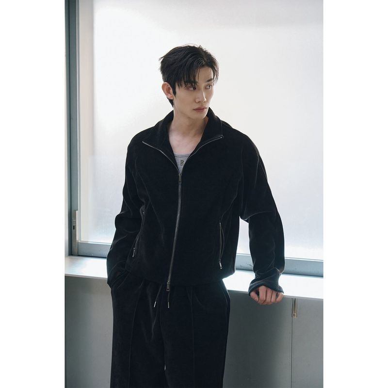 Velvet corduroy curved crop zip up(Black)