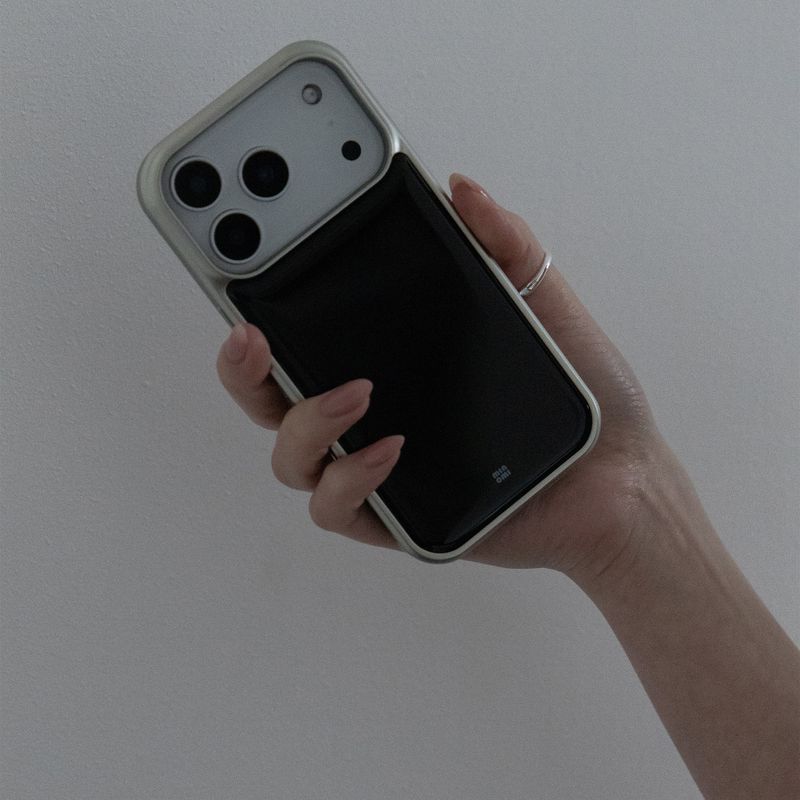 minomi（ミンノミ）の「love black (silver bumper)（Smartphone Accessories）」