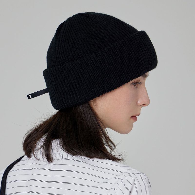 VARZAR Safety Pin Beanie / Black
