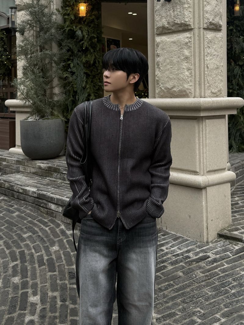Fog lip zip-up knitwear