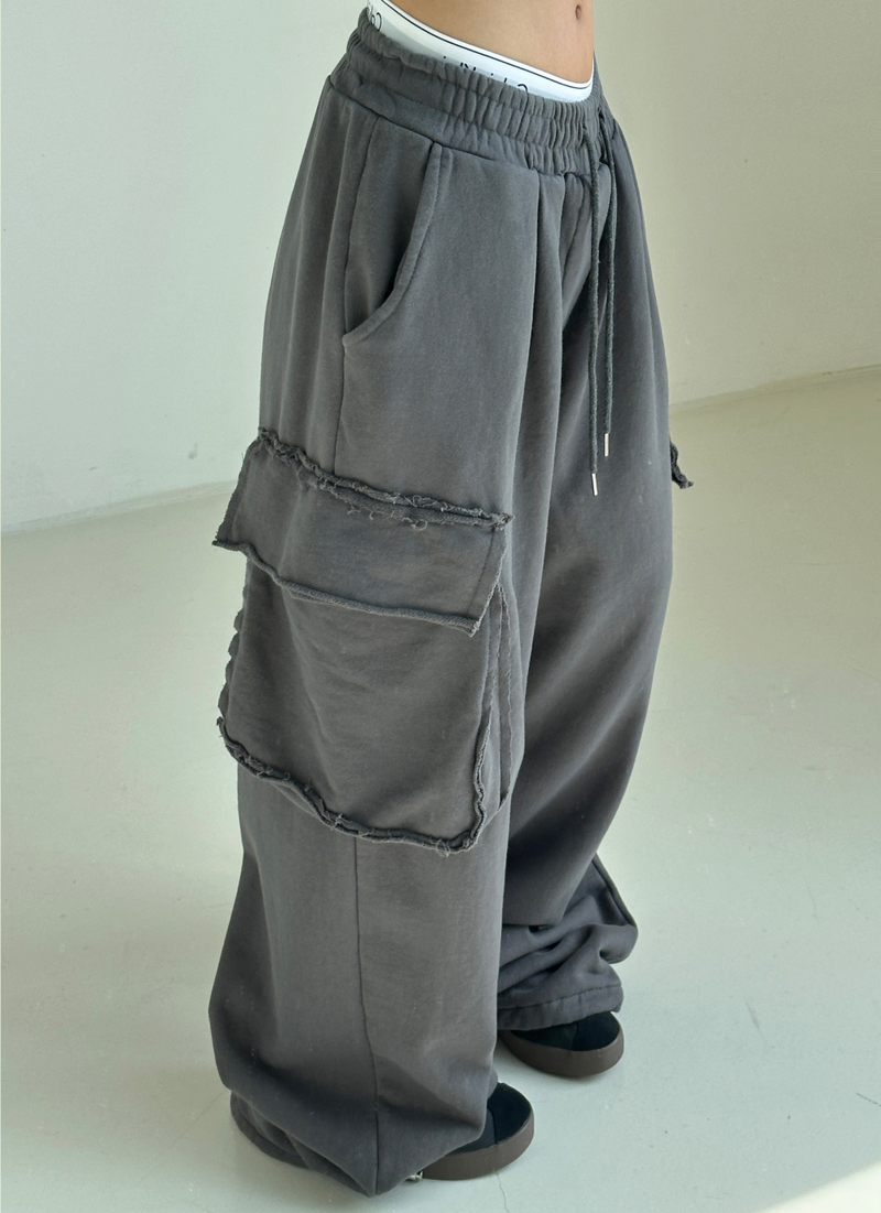 RAW EDGE + BIG POCKET CARGO + HEM STRING🩶🤍🖤 - 3 COLORS