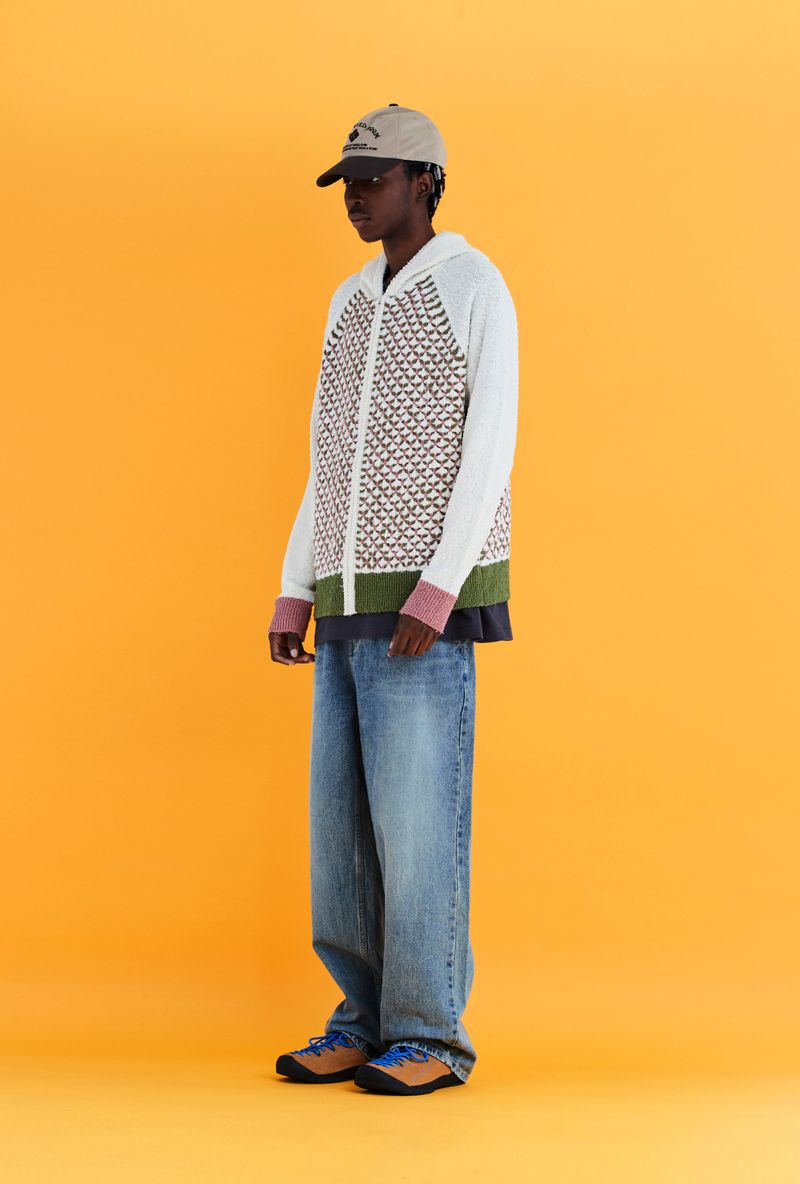 EMBOSSING CLOVER KNIT ZIP-UP HOODIE / IVORY