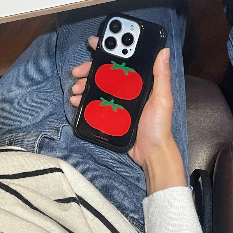 aoe studio（ アオエ スタジオ）の「[MADE]ブラックトマトエポキシバンパーケース（スマホグッズ/小物）」
