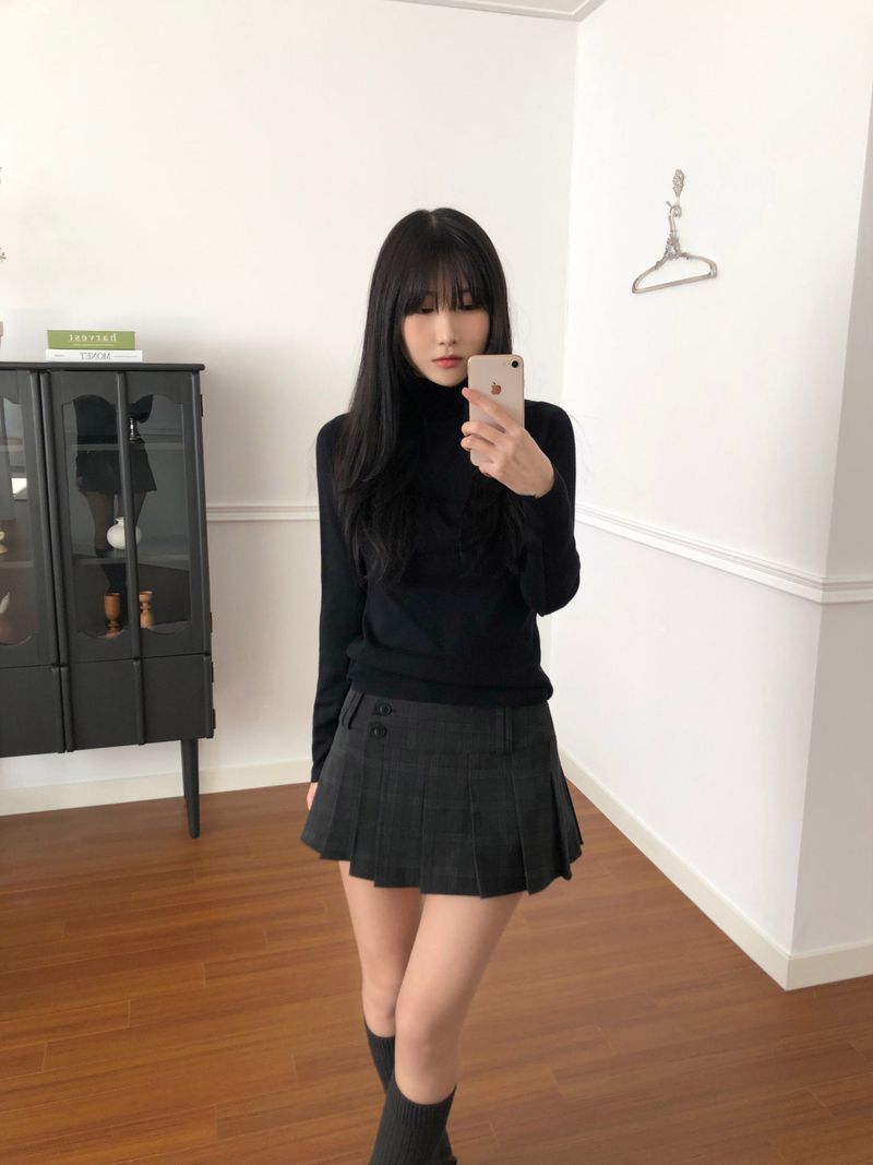 Checkered Micro Pleats Mini Skirt (2 colors)