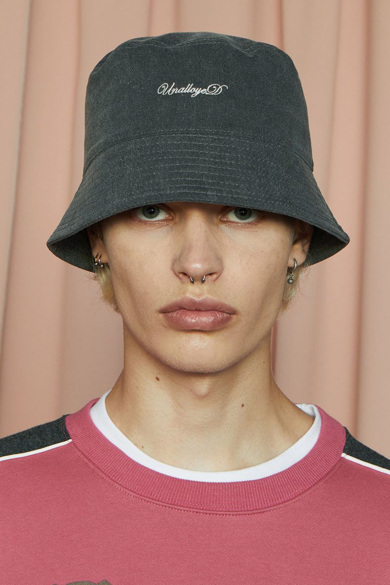 UNALLOYED（アナロイド）の「LOGO BUCKET HAT / CHARCOAL（Hats）」