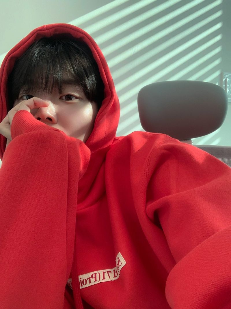 CM Render PREMIUM HOODIE