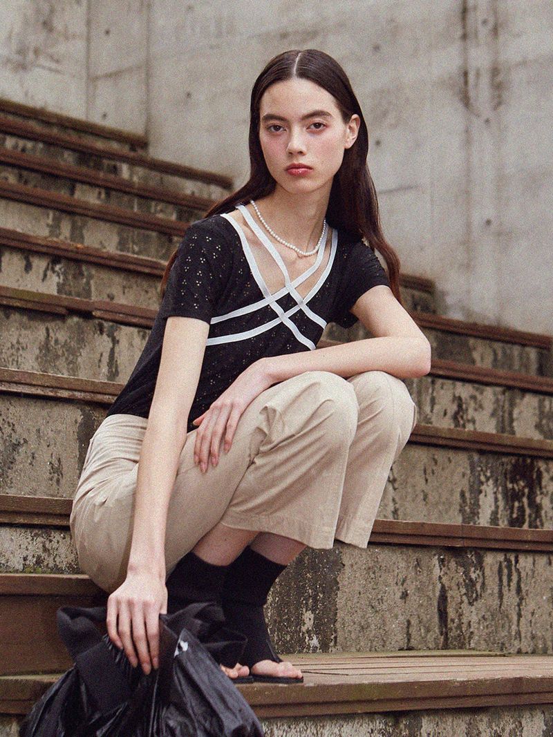  [LINE] Cross Two-Line Lace T-shirt