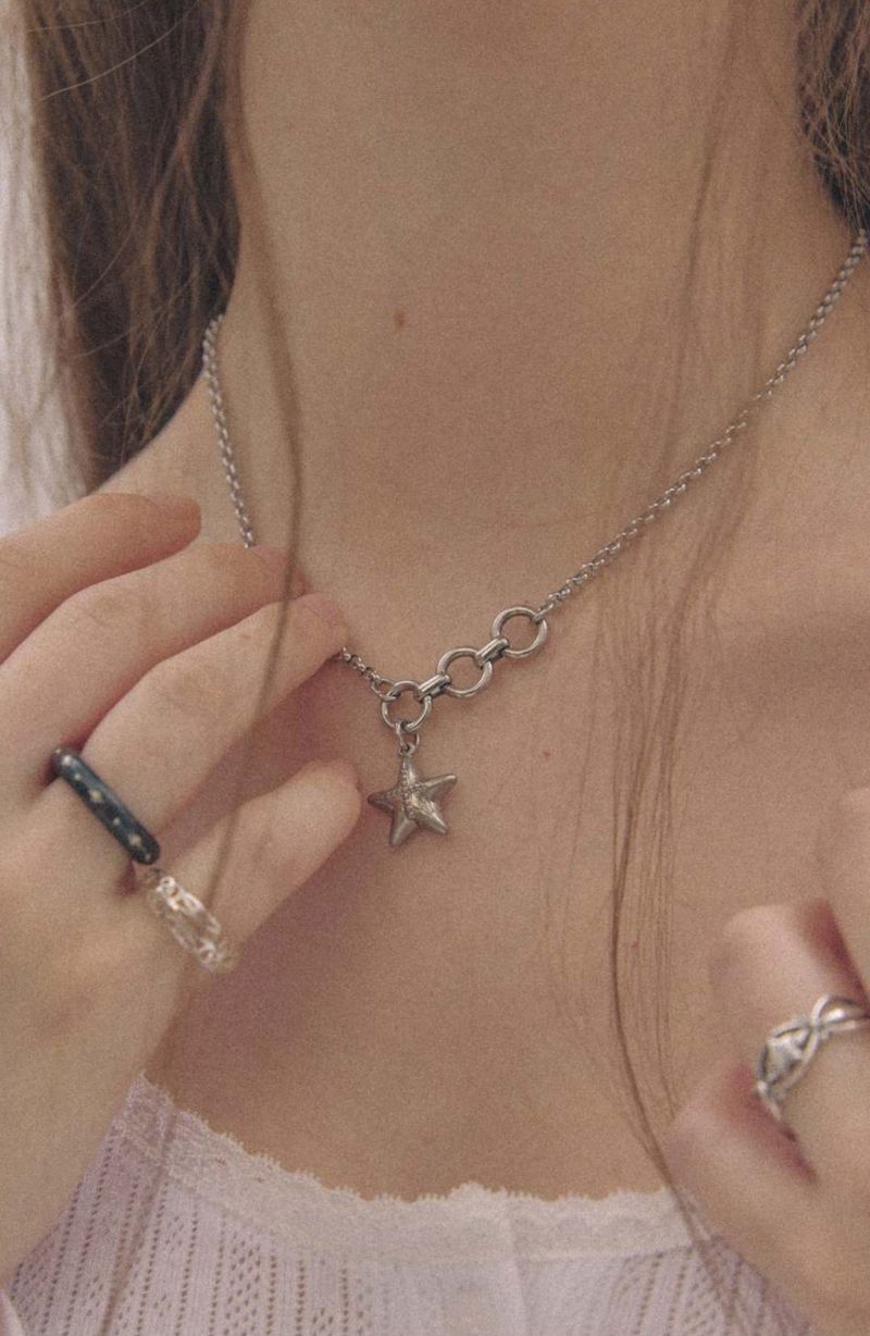 nff（エヌフフ）の「bright orbit necklace（Accessories）」