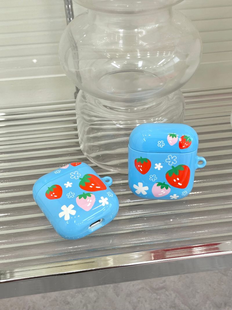 BENEE（ベニー）の「いちごケース（スマホグッズ/小物）」