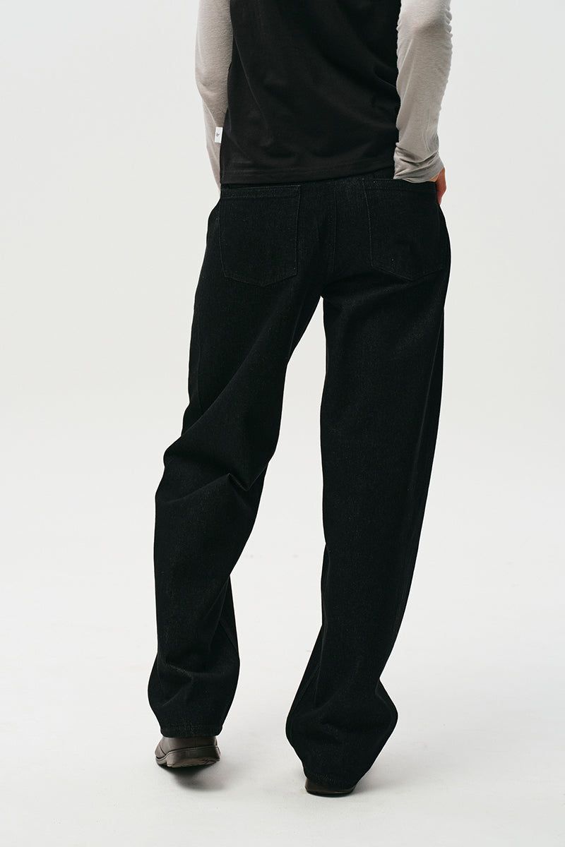 UNI CURVED FIT DENIM PANTS [BLACK]