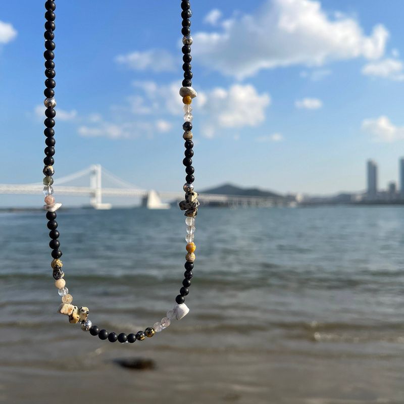 BYATTENTION Onyx Mix Ball Necklace