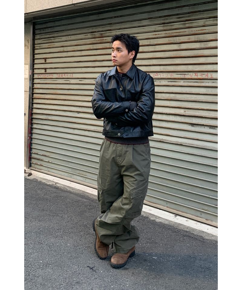 Curved diagonal cargo banding pants