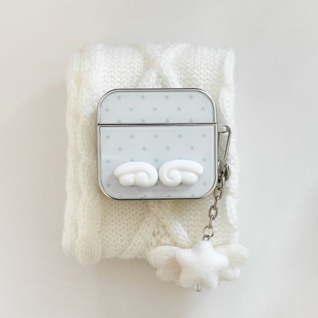 Nineteenfriday（ナインティーンフライデー）の「キー チャーム セット✨ 3D エンジェル ウィング ドット AirPods ケース（スマホグッズ/小物）」