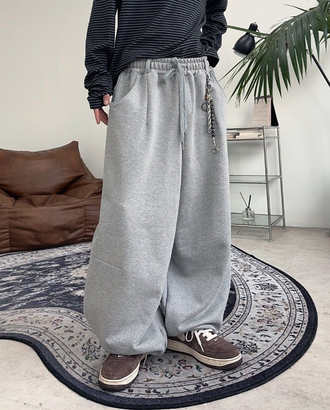 Camor Dart Balloon Sweatpants