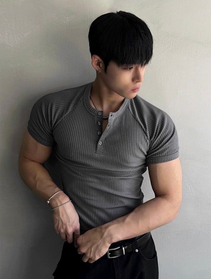 Muscle Fit Henry Neck Short-Sleeved Knitwear