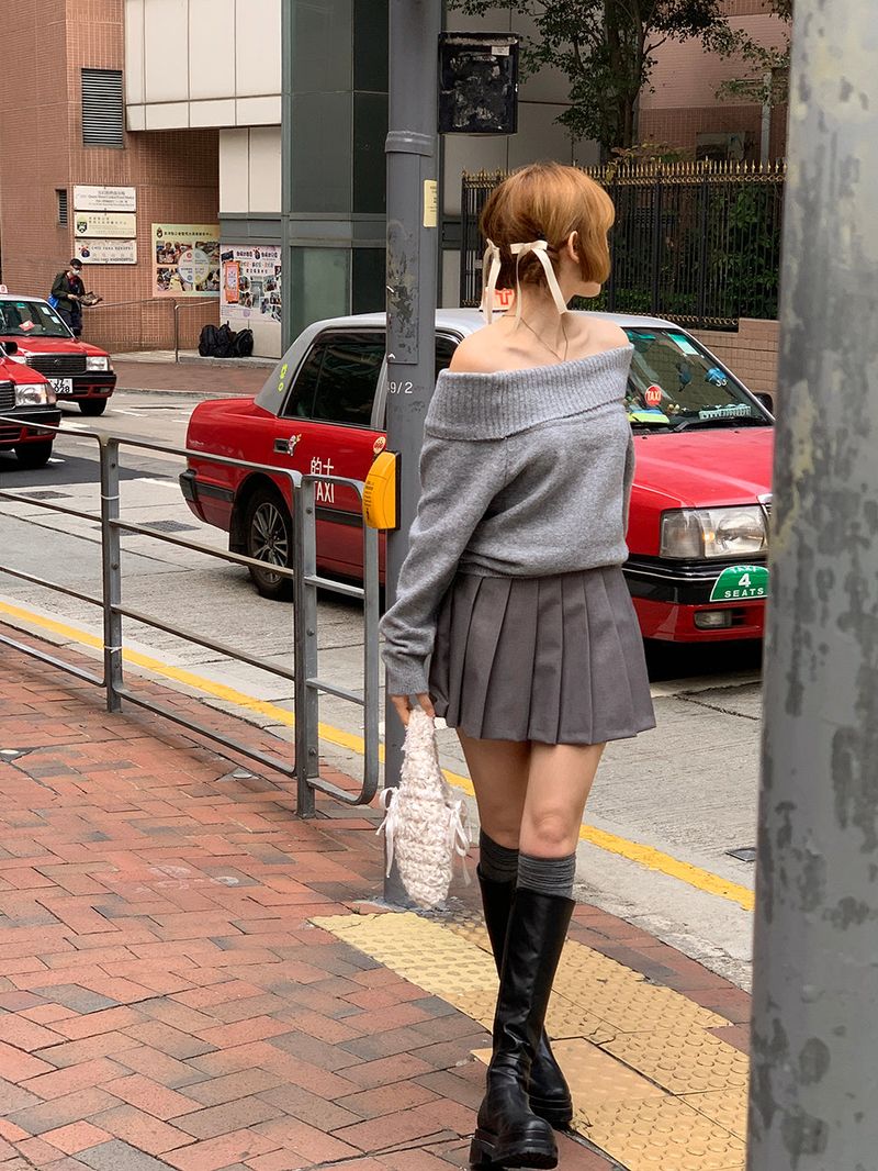[MADE] PONIA OFF SHOULDER KNIT