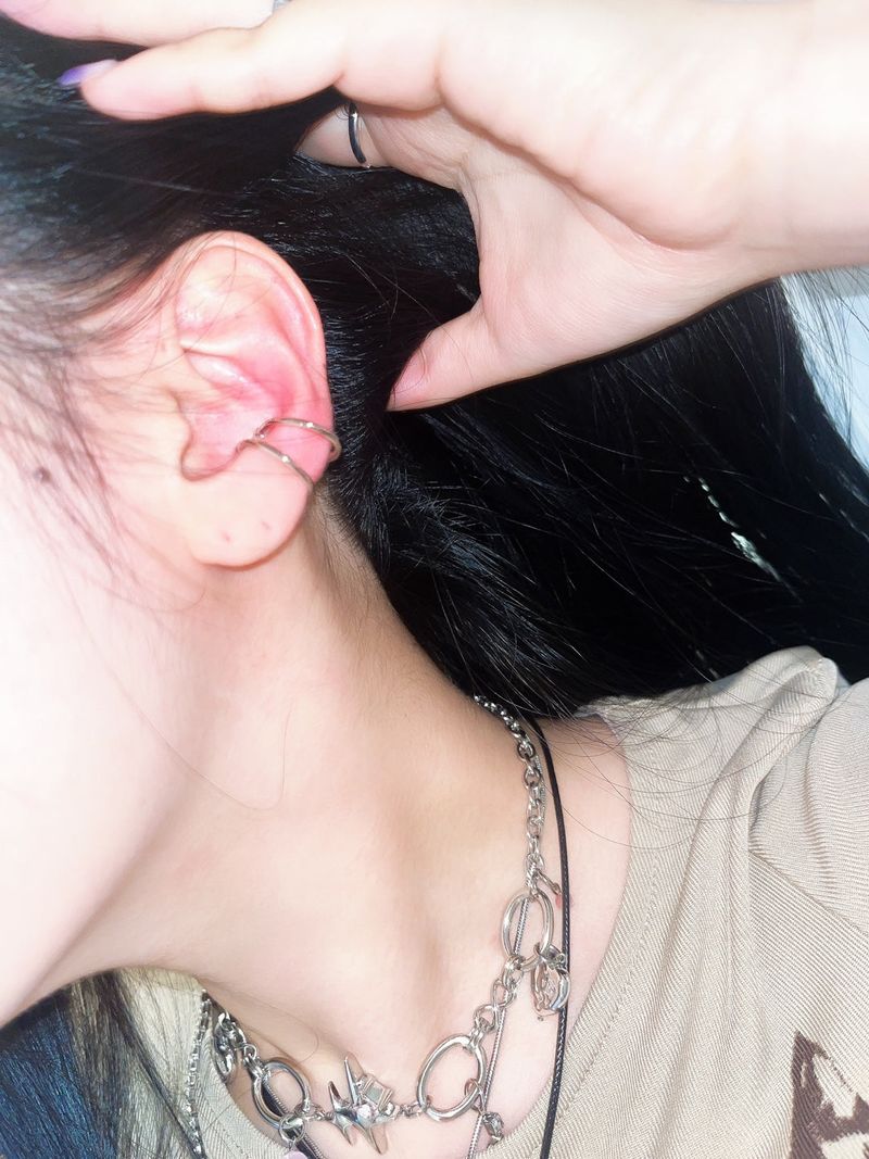 Silver pierced shape ear cuff (set)