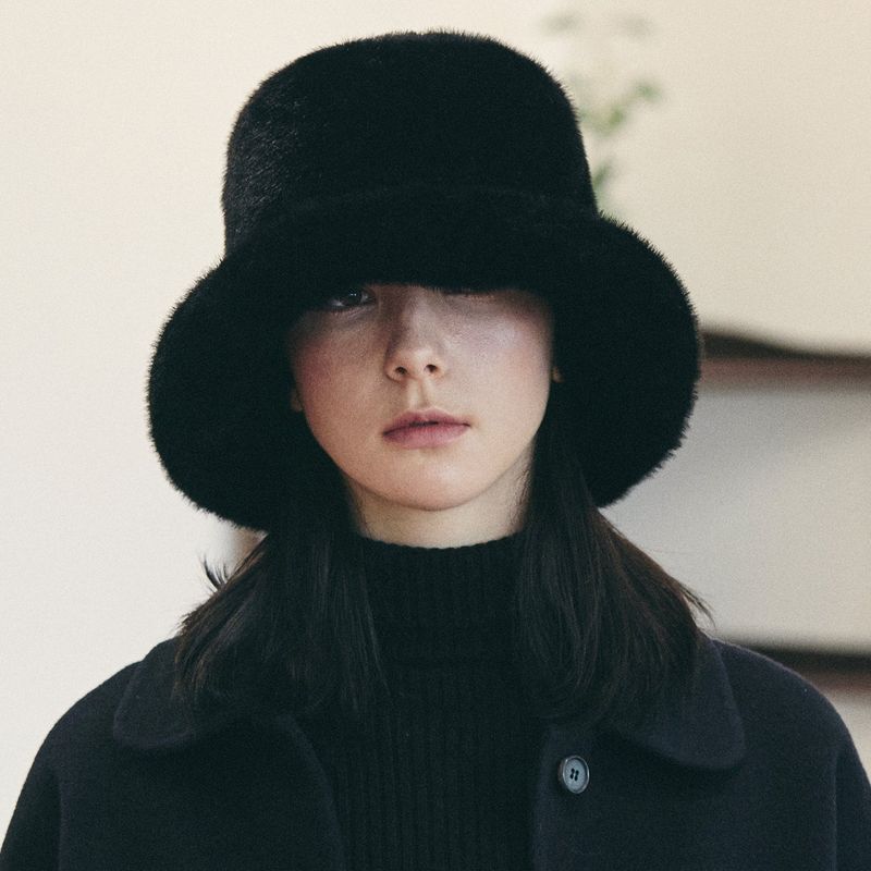 VA Long Label Fur Bucket Hat / Black