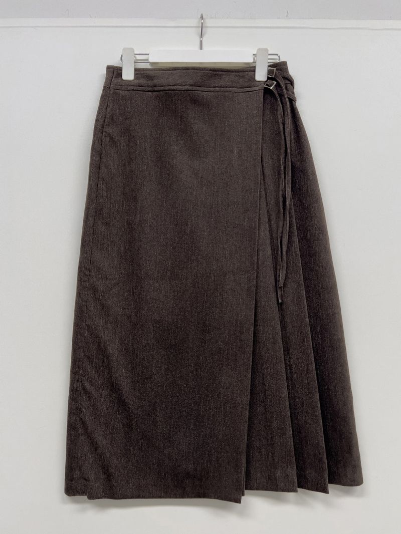 Velour Buckle Pleated Long Skirt