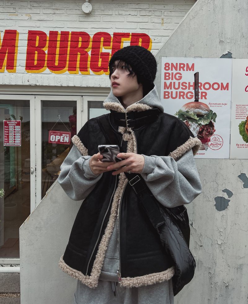 ハイネックバックルムートンベスト