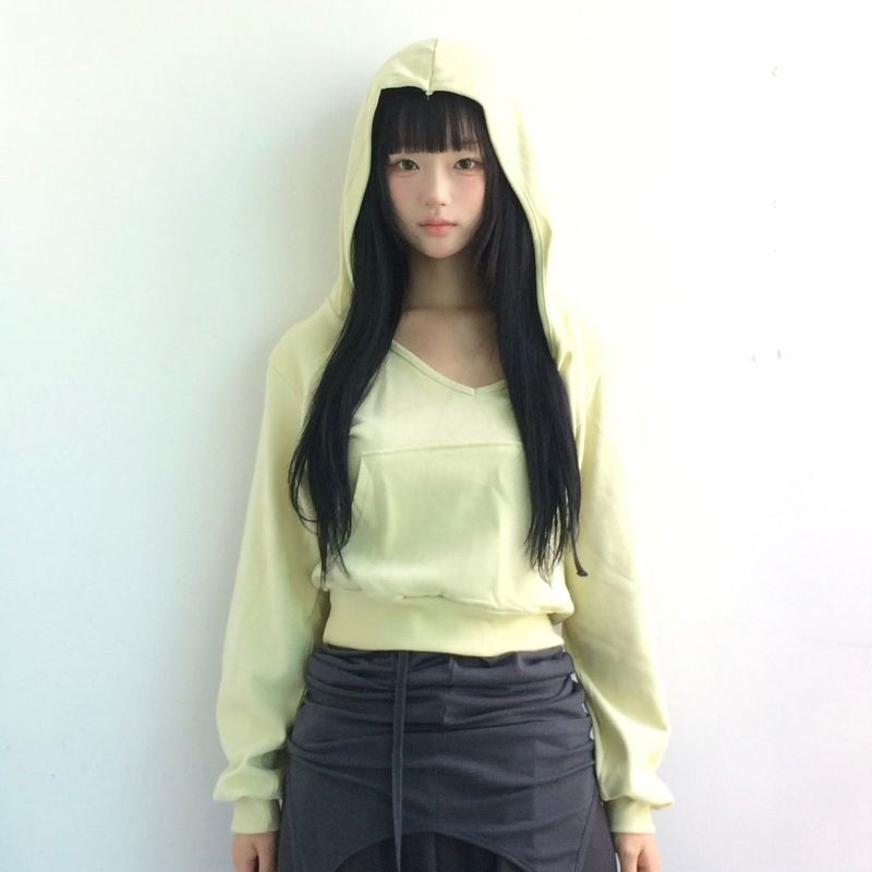 ner.ui.bin（ノエビン）の「ポエムVフーディー（トップス）」