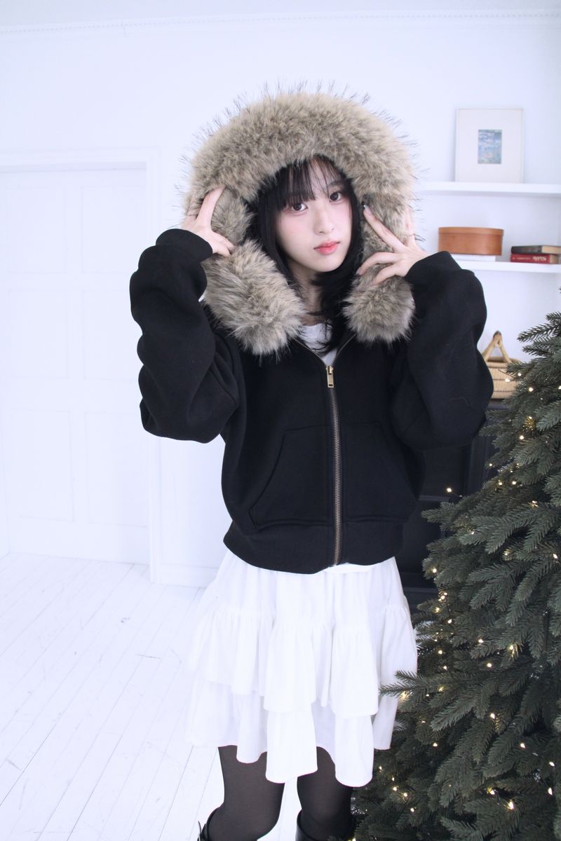 Cropped Fur Hooded Zip-Up (2color)