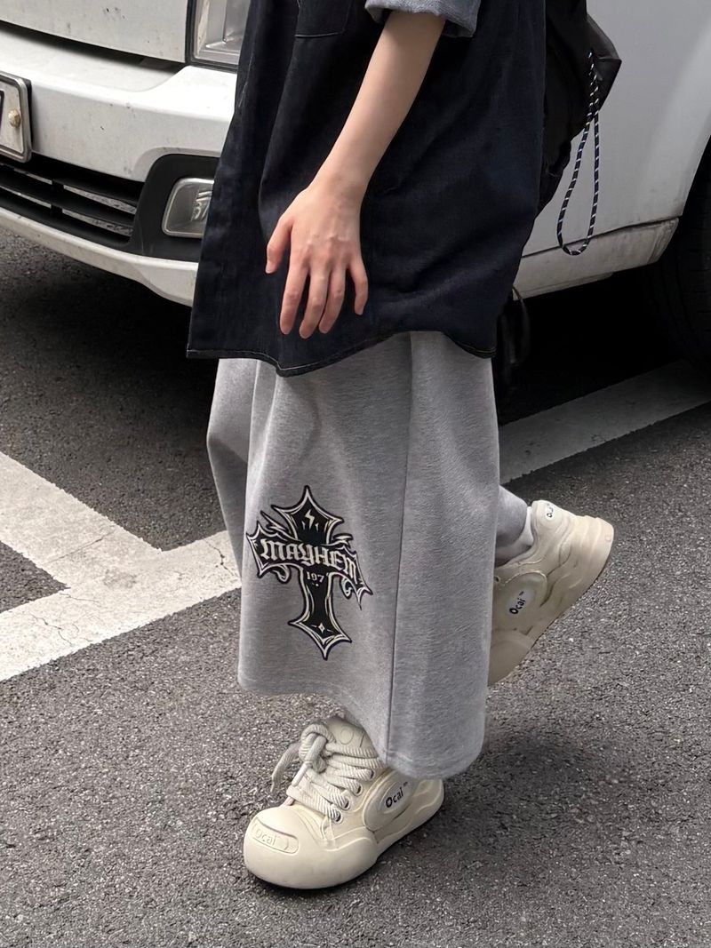 cross sweat bermuda pants