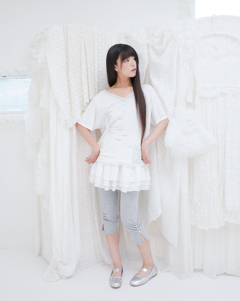 TEA DIARY V-NECK TOP / WHITE