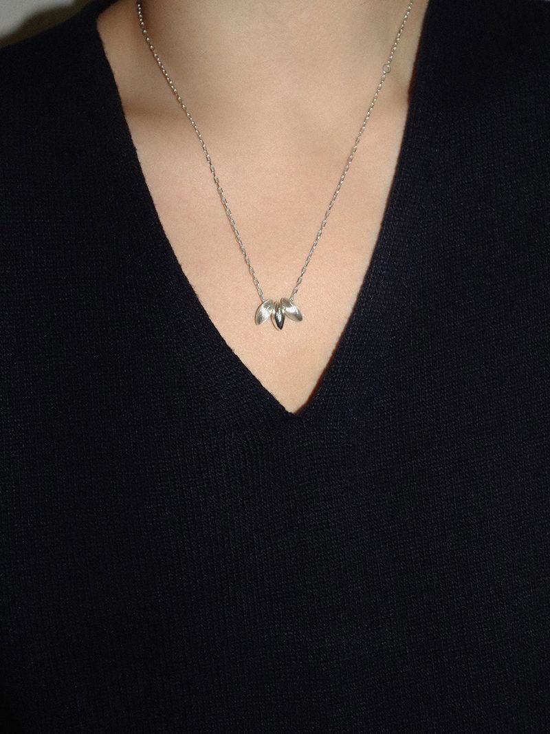 TURNTABLE(ターンテーブル)の「TINY MANGO NECKLACE(Accessories)」