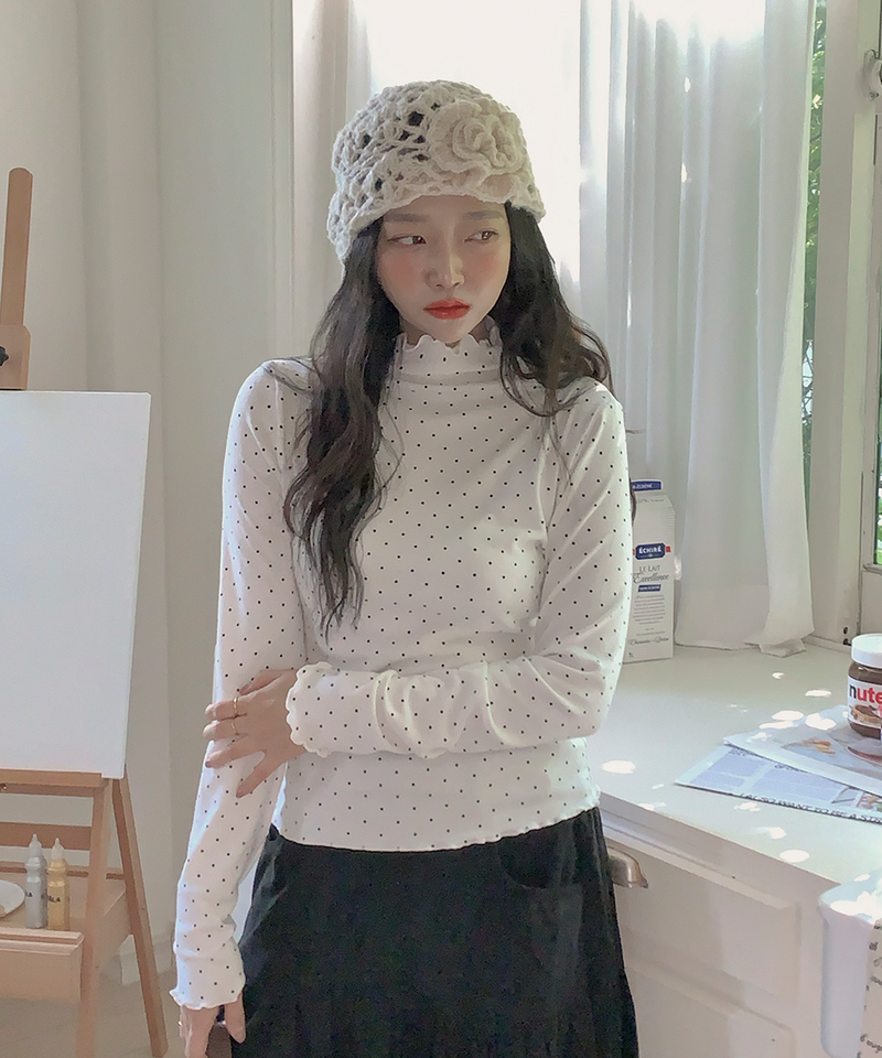 Dot Wave Turtleneck T-Shirt