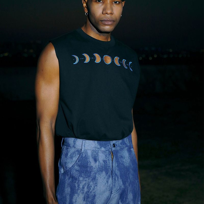 LUNAR SLEEVELESS TOP BLACK