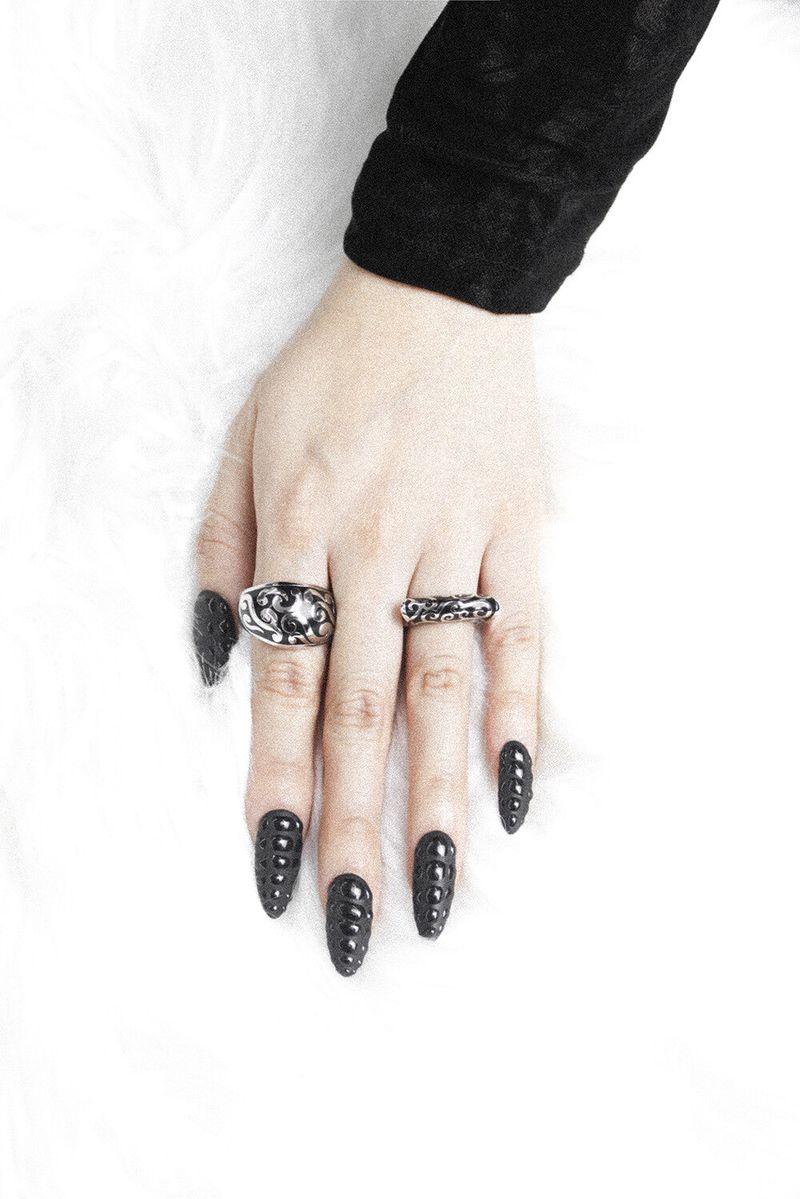 百合 Cloud ring 002 (Black/White)