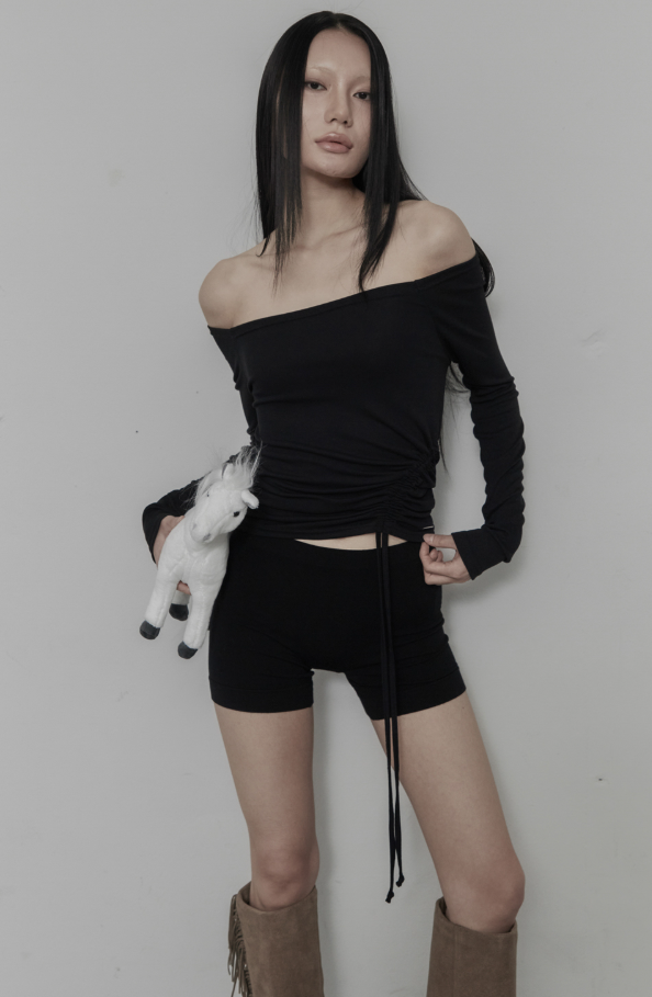 [mnem] Flip Shirring Off-Shoulder