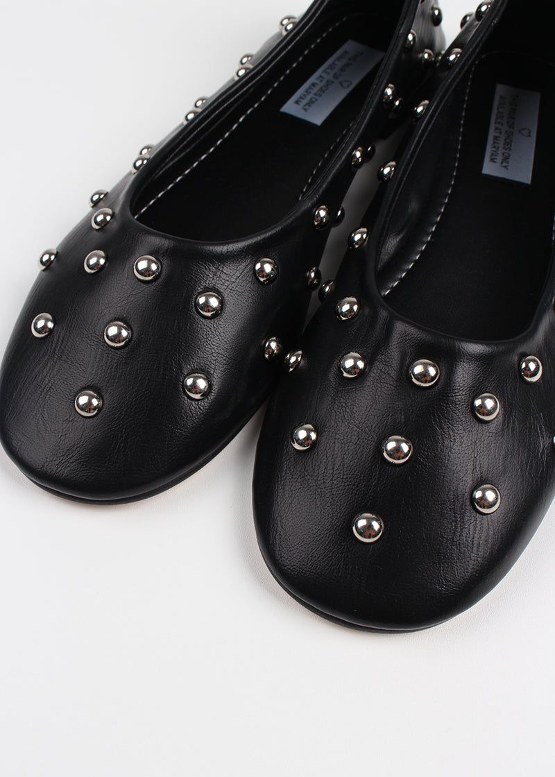 STUD BALL FLAT SHOES