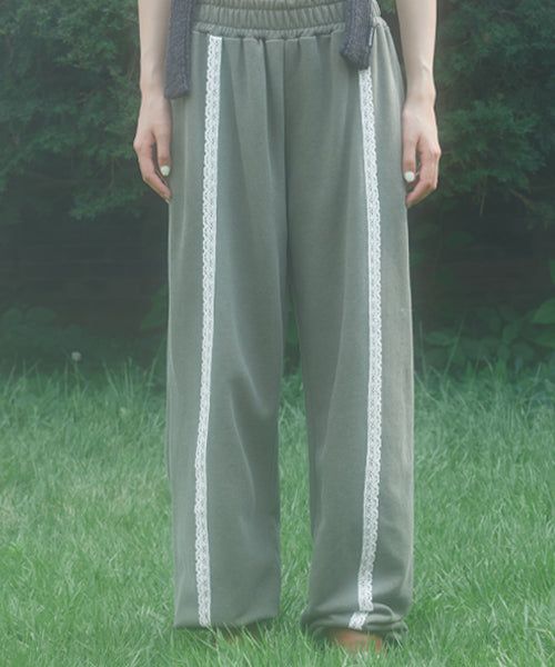 ZIZEMUSEUM（ジゼミュージアム）の「LACE  PIGMENT PANTS (KHAKI)（Pants）」