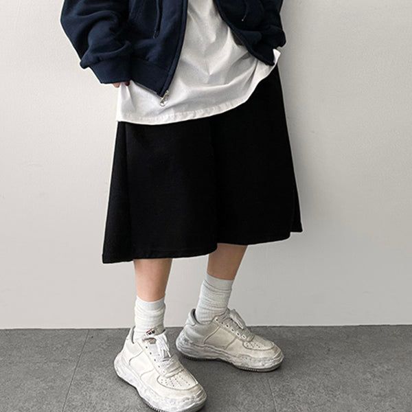 Montic Back Pocket Side Pintuck Banding Shorts