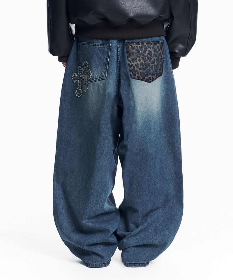 EASY NO EASY（イージーノーイージー）の「Leopard Cross Patch Roll-Up Denim Pants - Deep Blue（Pants）」