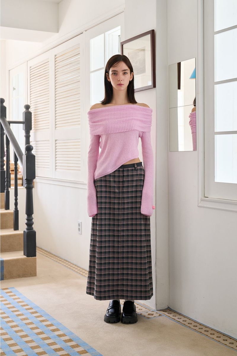 CUT-OUT OFF SHOULDER KNIT PINK